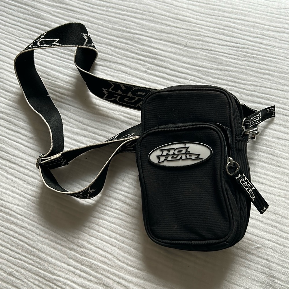 H&M fanny pack in black
